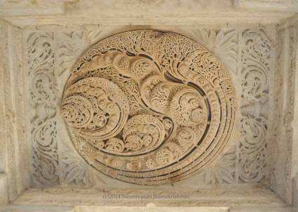 Ranakpur Jain Temple - Many Ohms
