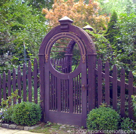 Round Purple Garden Gate - photo by Sue Lambe