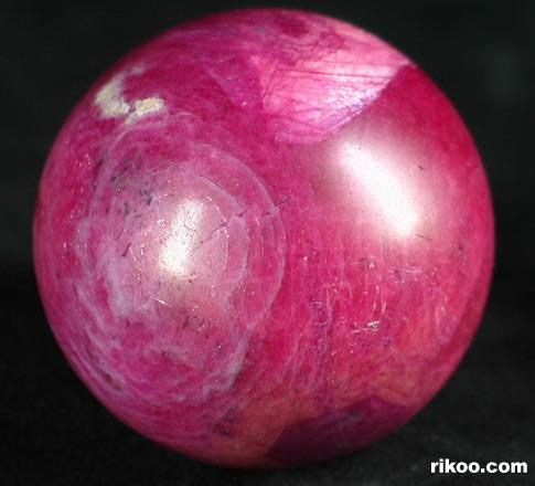 Ruby Sphere - photo by Rikoo.com