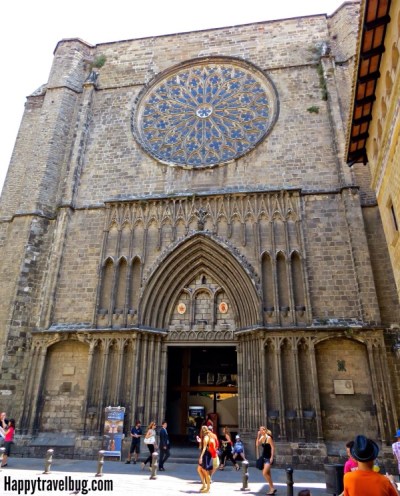 arcelona pictures there are many, commented Barcelona photos there are few. I intend to provide not just images but information about the daily life of the city and aspects of artistic expression such as Barcelona sculpture, Barcelona architecture, Barcelona streSanta Maria del Pi - photo by HappyTravelBug.com